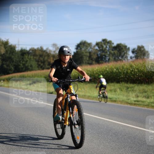 01.09.2024 - 17. Tribühne Triathlon H.Heesch http://msf.ph/oto/6938061 01.09.2024 09:42:09 Radfahren 97, 126, 127 meine-sportfotos.de