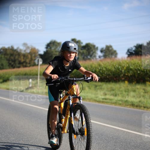 01.09.2024 - 17. Tribühne Triathlon H.Heesch http://msf.ph/oto/6938070 01.09.2024 09:42:10 Radfahren 127 meine-sportfotos.de