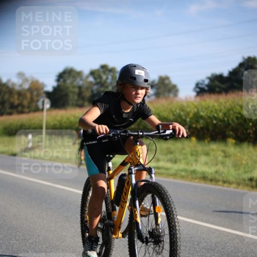 01.09.2024 - 17. Tribühne Triathlon H.Heesch http://msf.ph/oto/6938074 01.09.2024 09:42:10 Radfahren 127 meine-sportfotos.de