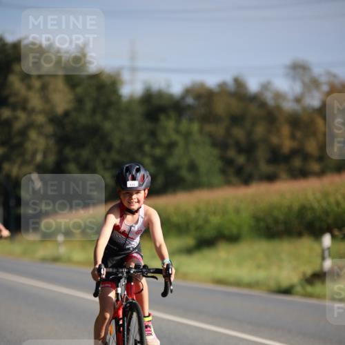 01.09.2024 - 17. Tribühne Triathlon H.Heesch http://msf.ph/oto/6938082 01.09.2024 09:42:56 Radfahren 74, 75, 121 meine-sportfotos.de