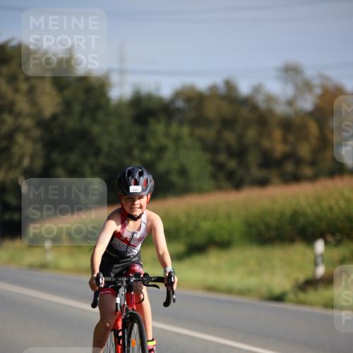 01.09.2024 - 17. Tribühne Triathlon H.Heesch http://msf.ph/oto/6938088 01.09.2024 09:42:56 Radfahren 74, 75, 121 meine-sportfotos.de