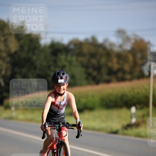 01.09.2024 - 17. Tribühne Triathlon H.Heesch http://msf.ph/oto/6938093 01.09.2024 09:42:56 Radfahren 74, 75, 121 meine-sportfotos.de