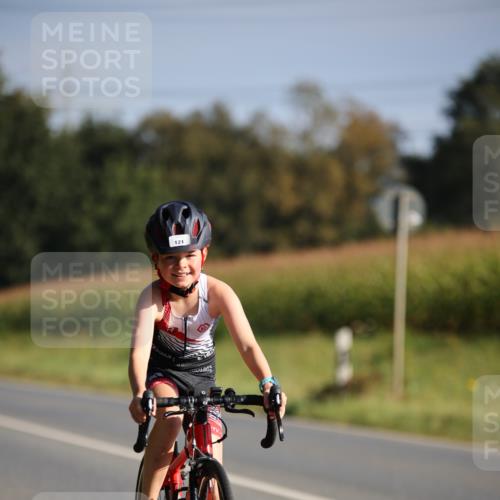 01.09.2024 - 17. Tribühne Triathlon H.Heesch http://msf.ph/oto/6938103 01.09.2024 09:42:56 Radfahren 74, 75, 121 meine-sportfotos.de