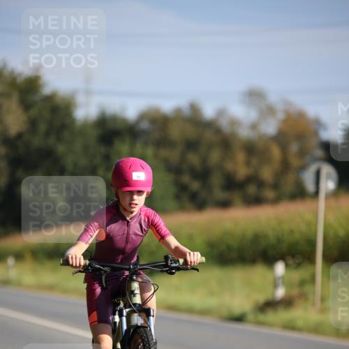 01.09.2024 - 17. Tribühne Triathlon H.Heesch http://msf.ph/oto/6938110 01.09.2024 09:42:58 Radfahren 74, 75, 121 meine-sportfotos.de