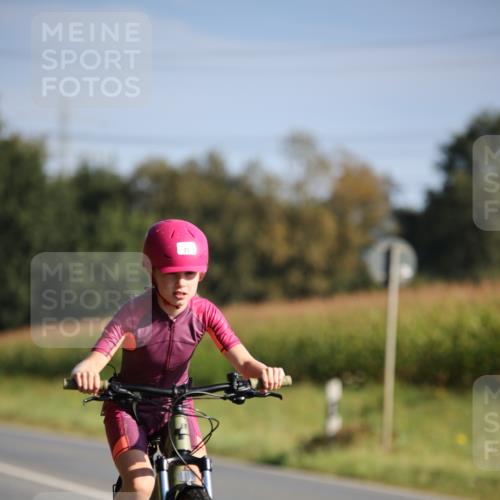 01.09.2024 - 17. Tribühne Triathlon H.Heesch http://msf.ph/oto/6938121 01.09.2024 09:42:58 Radfahren 74, 75, 121 meine-sportfotos.de