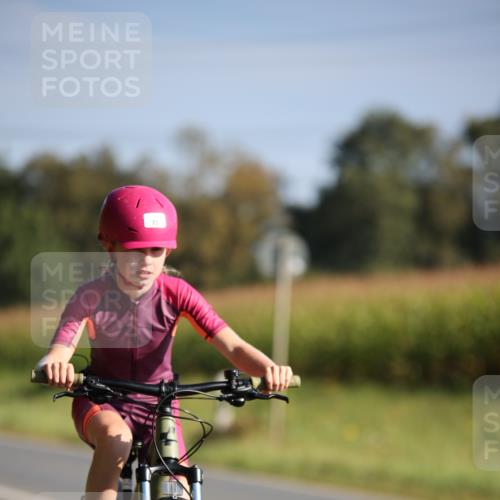 01.09.2024 - 17. Tribühne Triathlon H.Heesch http://msf.ph/oto/6938132 01.09.2024 09:42:58 Radfahren 74, 75, 121 meine-sportfotos.de