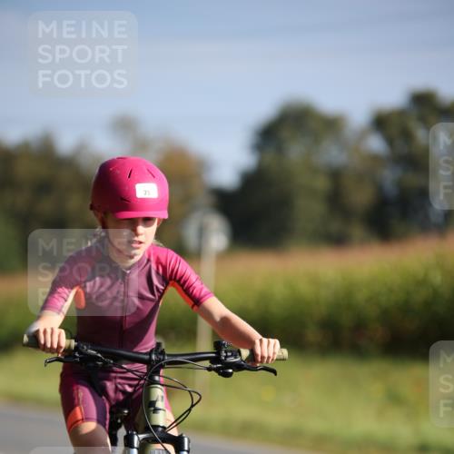 01.09.2024 - 17. Tribühne Triathlon H.Heesch http://msf.ph/oto/6938136 01.09.2024 09:42:58 Radfahren 74, 75, 121 meine-sportfotos.de