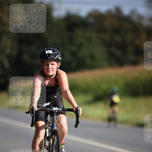 01.09.2024 - 17. Tribühne Triathlon H.Heesch http://msf.ph/oto/6938184 01.09.2024 09:43:25 Radfahren 95, 123 meine-sportfotos.de