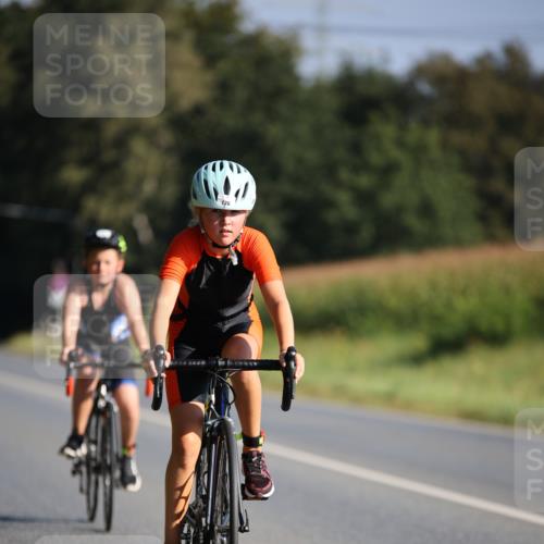 01.09.2024 - 17. Tribühne Triathlon H.Heesch http://msf.ph/oto/6938232 01.09.2024 09:44:07 Radfahren 122, 126 meine-sportfotos.de