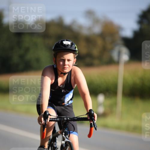 01.09.2024 - 17. Tribühne Triathlon H.Heesch http://msf.ph/oto/6938258 01.09.2024 09:44:08 Radfahren 122, 126 meine-sportfotos.de