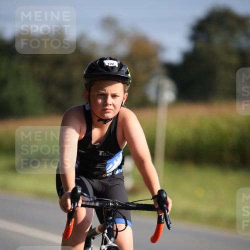 01.09.2024 - 17. Tribühne Triathlon H.Heesch http://msf.ph/oto/6938269 01.09.2024 09:44:08 Radfahren 122, 126 meine-sportfotos.de