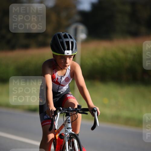 01.09.2024 - 17. Tribühne Triathlon H.Heesch http://msf.ph/oto/6938314 01.09.2024 09:44:38 Radfahren 91, 101 meine-sportfotos.de