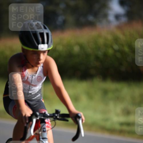 01.09.2024 - 17. Tribühne Triathlon H.Heesch http://msf.ph/oto/6938334 01.09.2024 09:44:38 Radfahren 91, 101 meine-sportfotos.de