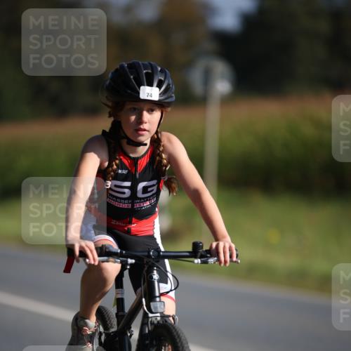 01.09.2024 - 17. Tribühne Triathlon H.Heesch http://msf.ph/oto/6938341 01.09.2024 09:45:14 Radfahren 74 meine-sportfotos.de