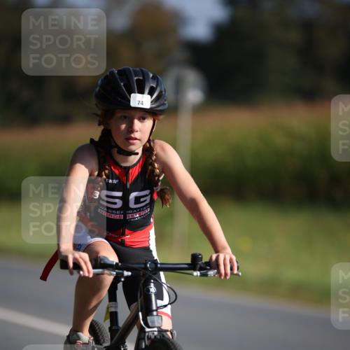 01.09.2024 - 17. Tribühne Triathlon H.Heesch http://msf.ph/oto/6938346 01.09.2024 09:45:14 Radfahren 74 meine-sportfotos.de