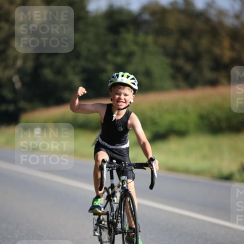 01.09.2024 - 17. Tribühne Triathlon H.Heesch http://msf.ph/oto/6938395 01.09.2024 09:45:25 Radfahren 69 meine-sportfotos.de