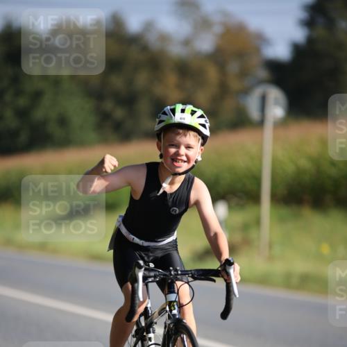 01.09.2024 - 17. Tribühne Triathlon H.Heesch http://msf.ph/oto/6938421 01.09.2024 09:45:25 Radfahren 69 meine-sportfotos.de