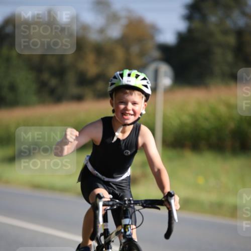 01.09.2024 - 17. Tribühne Triathlon H.Heesch http://msf.ph/oto/6938424 01.09.2024 09:45:25 Radfahren 69 meine-sportfotos.de