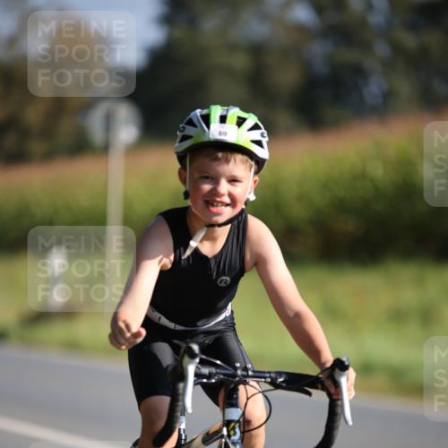 01.09.2024 - 17. Tribühne Triathlon H.Heesch http://msf.ph/oto/6938433 01.09.2024 09:45:25 Radfahren 69 meine-sportfotos.de