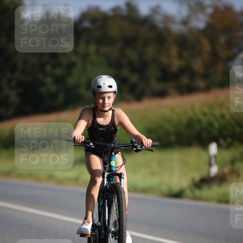 01.09.2024 - 17. Tribühne Triathlon H.Heesch http://msf.ph/oto/6938441 01.09.2024 09:45:36 Radfahren 95 meine-sportfotos.de