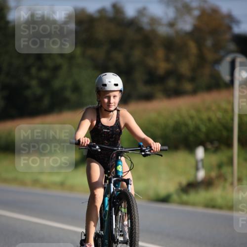 01.09.2024 - 17. Tribühne Triathlon H.Heesch http://msf.ph/oto/6938445 01.09.2024 09:45:36 Radfahren 95 meine-sportfotos.de