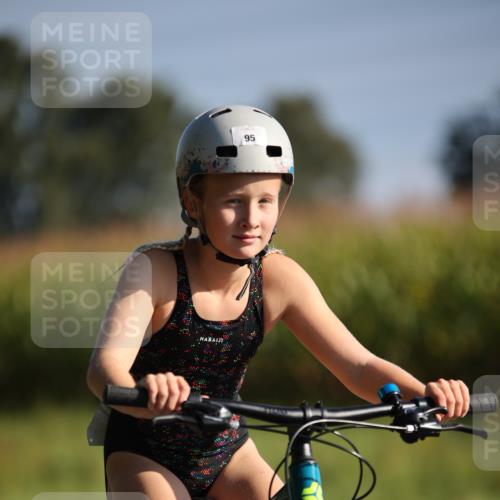 01.09.2024 - 17. Tribühne Triathlon H.Heesch http://msf.ph/oto/6938458 01.09.2024 09:45:37 Radfahren 95 meine-sportfotos.de