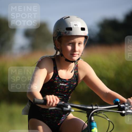 01.09.2024 - 17. Tribühne Triathlon H.Heesch http://msf.ph/oto/6938462 01.09.2024 09:45:37 Radfahren 95 meine-sportfotos.de