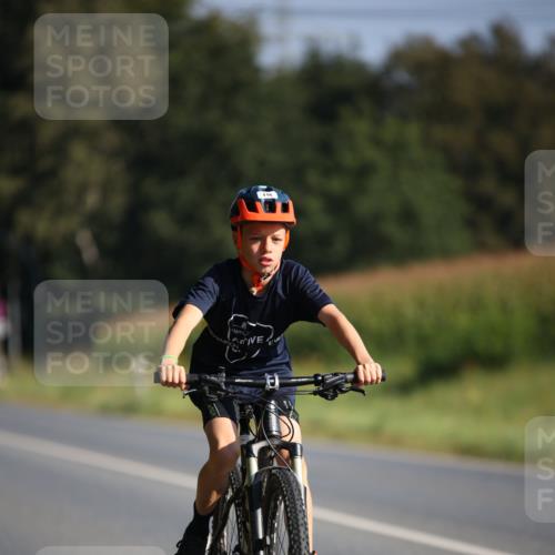01.09.2024 - 17. Tribühne Triathlon H.Heesch http://msf.ph/oto/6938477 01.09.2024 09:46:20 Radfahren 116 meine-sportfotos.de