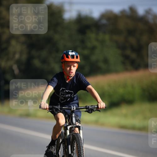 01.09.2024 - 17. Tribühne Triathlon H.Heesch http://msf.ph/oto/6938481 01.09.2024 09:46:20 Radfahren 116 meine-sportfotos.de