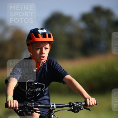 01.09.2024 - 17. Tribühne Triathlon H.Heesch http://msf.ph/oto/6938501 01.09.2024 09:46:21 Radfahren 116 meine-sportfotos.de