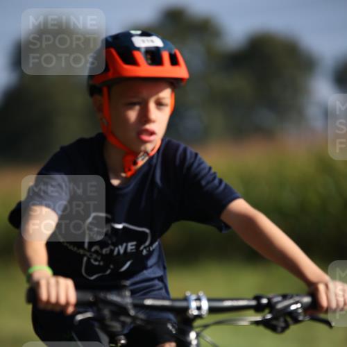 01.09.2024 - 17. Tribühne Triathlon H.Heesch http://msf.ph/oto/6938538 01.09.2024 09:46:21 Radfahren 116 meine-sportfotos.de