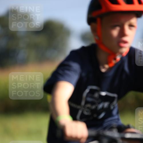 01.09.2024 - 17. Tribühne Triathlon H.Heesch http://msf.ph/oto/6938545 01.09.2024 09:46:21 Radfahren 116 meine-sportfotos.de