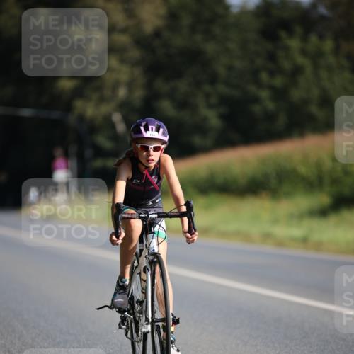 01.09.2024 - 17. Tribühne Triathlon H.Heesch http://msf.ph/oto/6938549 01.09.2024 09:47:02 Radfahren 101 meine-sportfotos.de