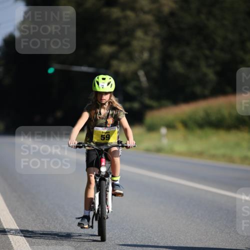 01.09.2024 - 17. Tribühne Triathlon H.Heesch http://msf.ph/oto/6938596 01.09.2024 10:05:26 Radfahren 59 meine-sportfotos.de