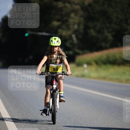 01.09.2024 - 17. Tribühne Triathlon H.Heesch http://msf.ph/oto/6938600 01.09.2024 10:05:26 Radfahren 59 meine-sportfotos.de
