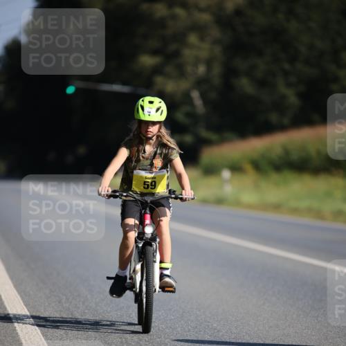 01.09.2024 - 17. Tribühne Triathlon H.Heesch http://msf.ph/oto/6938607 01.09.2024 10:05:26 Radfahren 59 meine-sportfotos.de