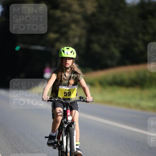 01.09.2024 - 17. Tribühne Triathlon H.Heesch http://msf.ph/oto/6938618 01.09.2024 10:05:27 Radfahren 59 meine-sportfotos.de
