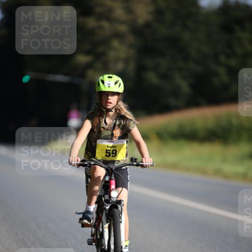 01.09.2024 - 17. Tribühne Triathlon H.Heesch http://msf.ph/oto/6938627 01.09.2024 10:05:27 Radfahren 59 meine-sportfotos.de