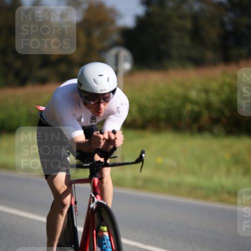 01.09.2024 - 17. Tribühne Triathlon H.Heesch http://msf.ph/oto/6938719 01.09.2024 10:23:54 Radfahren 1075 meine-sportfotos.de