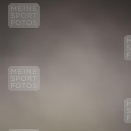 01.09.2024 - 17. Tribühne Triathlon H.Heesch http://msf.ph/oto/6938900 01.09.2024 10:27:36 Radfahren  meine-sportfotos.de