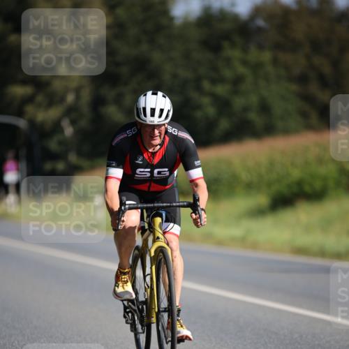 01.09.2024 - 17. Tribühne Triathlon H.Heesch http://msf.ph/oto/6938905 01.09.2024 10:28:27 Radfahren 143 meine-sportfotos.de