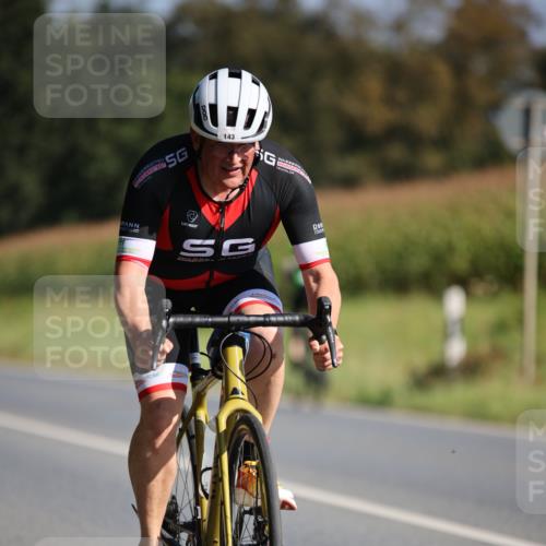 01.09.2024 - 17. Tribühne Triathlon H.Heesch http://msf.ph/oto/6938928 01.09.2024 10:28:28 Radfahren 143 meine-sportfotos.de