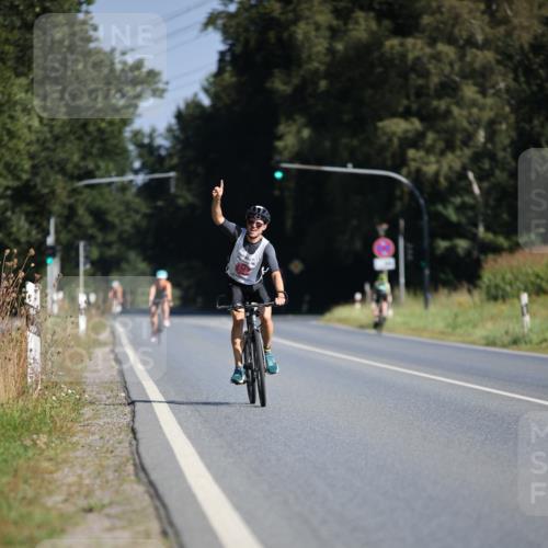01.09.2024 - 17. Tribühne Triathlon H.Heesch http://msf.ph/oto/6938937 01.09.2024 10:28:36 Radfahren 153, 156, 256 meine-sportfotos.de
