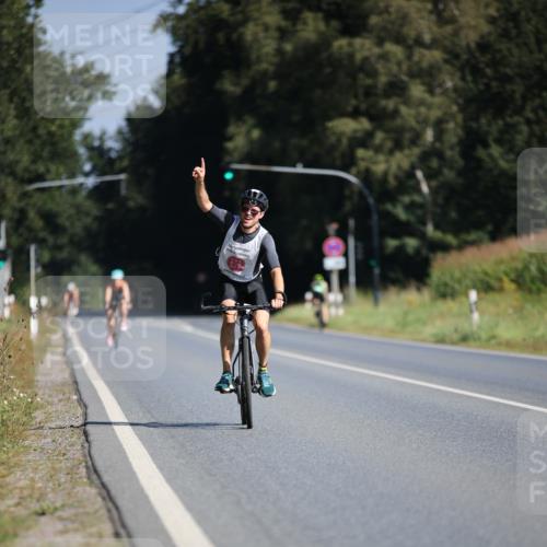 01.09.2024 - 17. Tribühne Triathlon H.Heesch http://msf.ph/oto/6938969 01.09.2024 10:28:37 Radfahren 153, 156, 256 meine-sportfotos.de