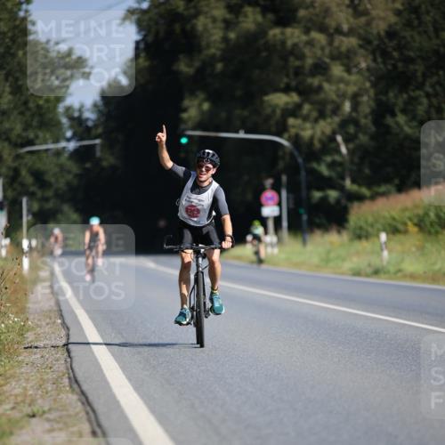 01.09.2024 - 17. Tribühne Triathlon H.Heesch http://msf.ph/oto/6938974 01.09.2024 10:28:37 Radfahren 153, 156, 256 meine-sportfotos.de