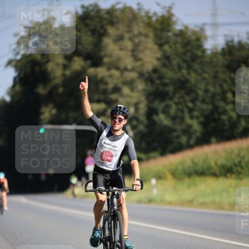 01.09.2024 - 17. Tribühne Triathlon H.Heesch http://msf.ph/oto/6939003 01.09.2024 10:28:38 Radfahren 153, 156, 256 meine-sportfotos.de
