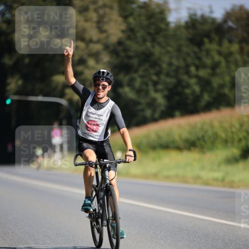 01.09.2024 - 17. Tribühne Triathlon H.Heesch http://msf.ph/oto/6939018 01.09.2024 10:28:38 Radfahren 153, 156, 256 meine-sportfotos.de