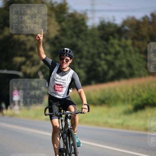 01.09.2024 - 17. Tribühne Triathlon H.Heesch http://msf.ph/oto/6939031 01.09.2024 10:28:38 Radfahren 153, 156, 256 meine-sportfotos.de