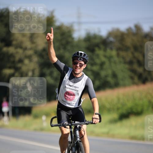 01.09.2024 - 17. Tribühne Triathlon H.Heesch http://msf.ph/oto/6939044 01.09.2024 10:28:39 Radfahren 153, 156, 256 meine-sportfotos.de