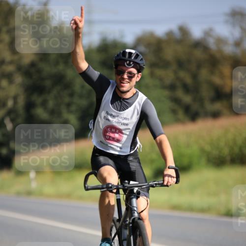 01.09.2024 - 17. Tribühne Triathlon H.Heesch http://msf.ph/oto/6939051 01.09.2024 10:28:39 Radfahren 153, 156, 256 meine-sportfotos.de